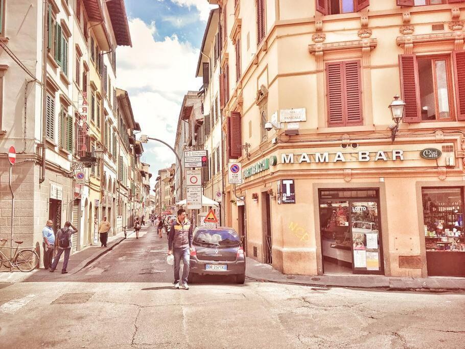 Bright, Quiet! In The Center. * Florencia